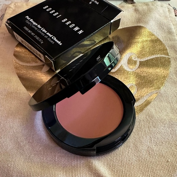 Powder Pink Pot Rouge Blush for Lips & Cheeks - Picture 6 of 11